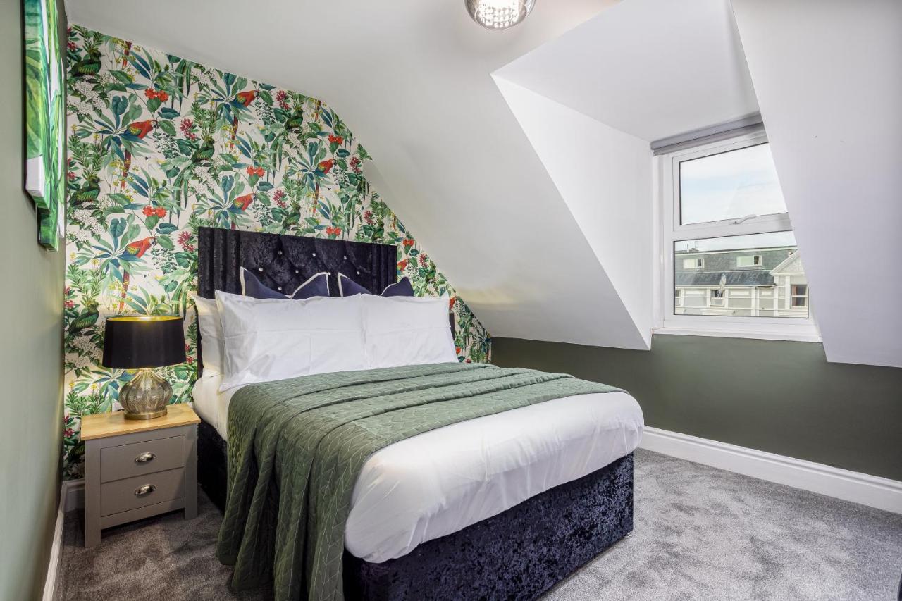 Comfy-Stays Deganwy Ландъндо Екстериор снимка