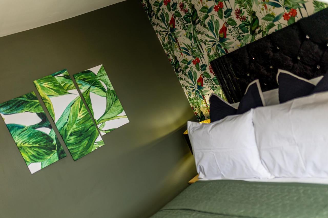 Comfy-Stays Deganwy Ландъндо Екстериор снимка
