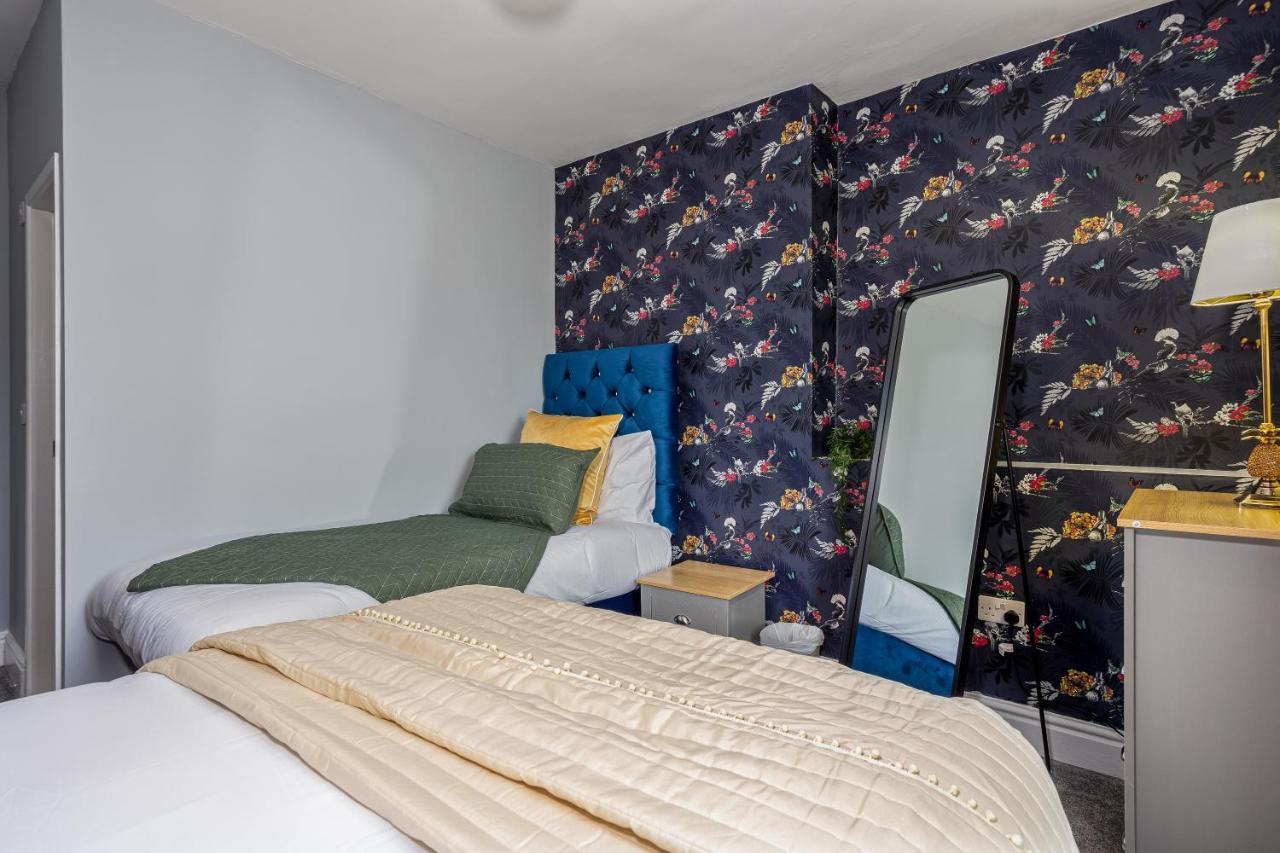 Comfy-Stays Deganwy Ландъндо Екстериор снимка