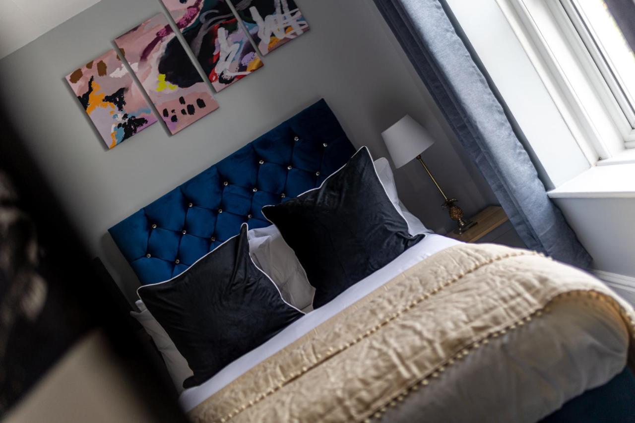 Comfy-Stays Deganwy Ландъндо Екстериор снимка