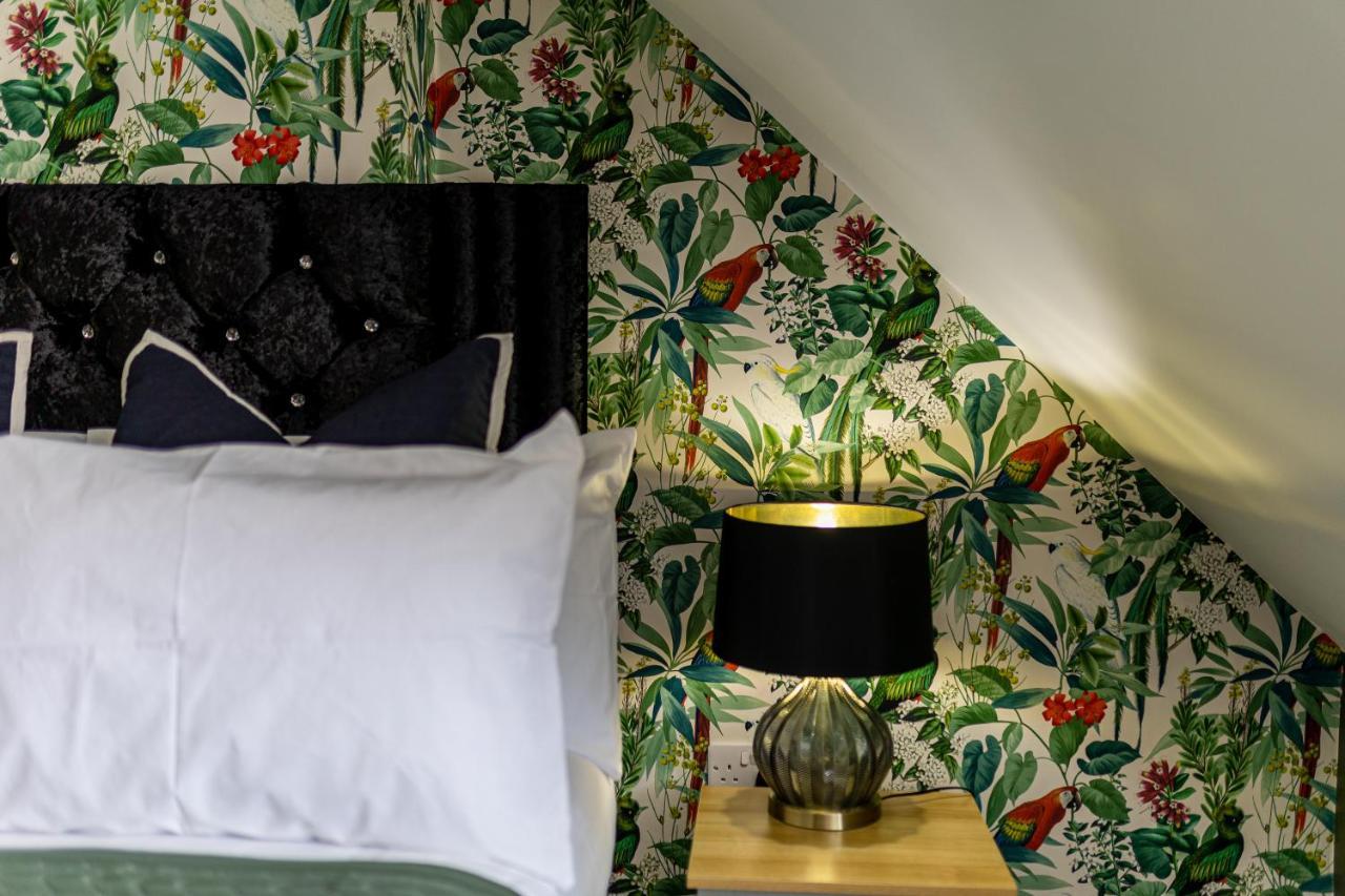 Comfy-Stays Deganwy Ландъндо Екстериор снимка